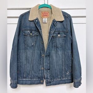 Levi's Classic Blue Denim Jacket with Sherpa Lining